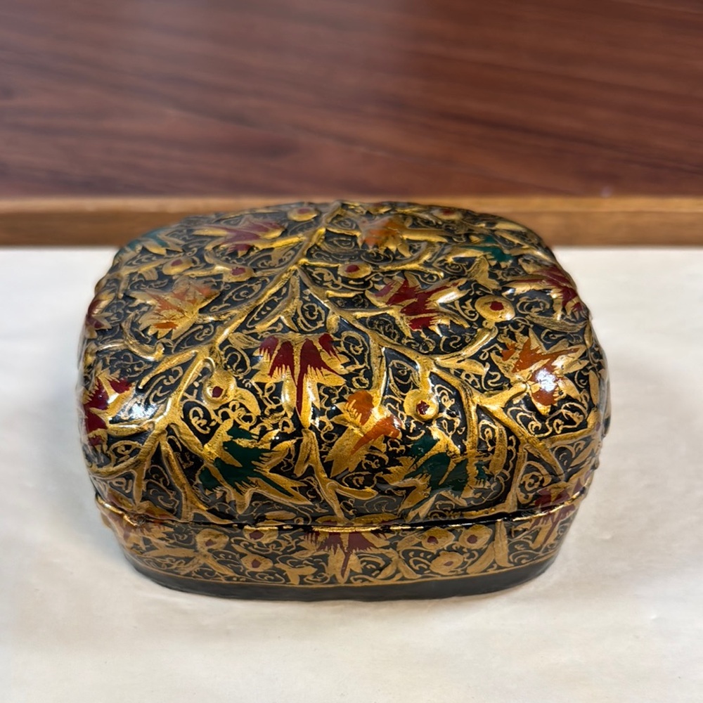 Vintage Hand Painted Lacquer Papier-mâché Box
